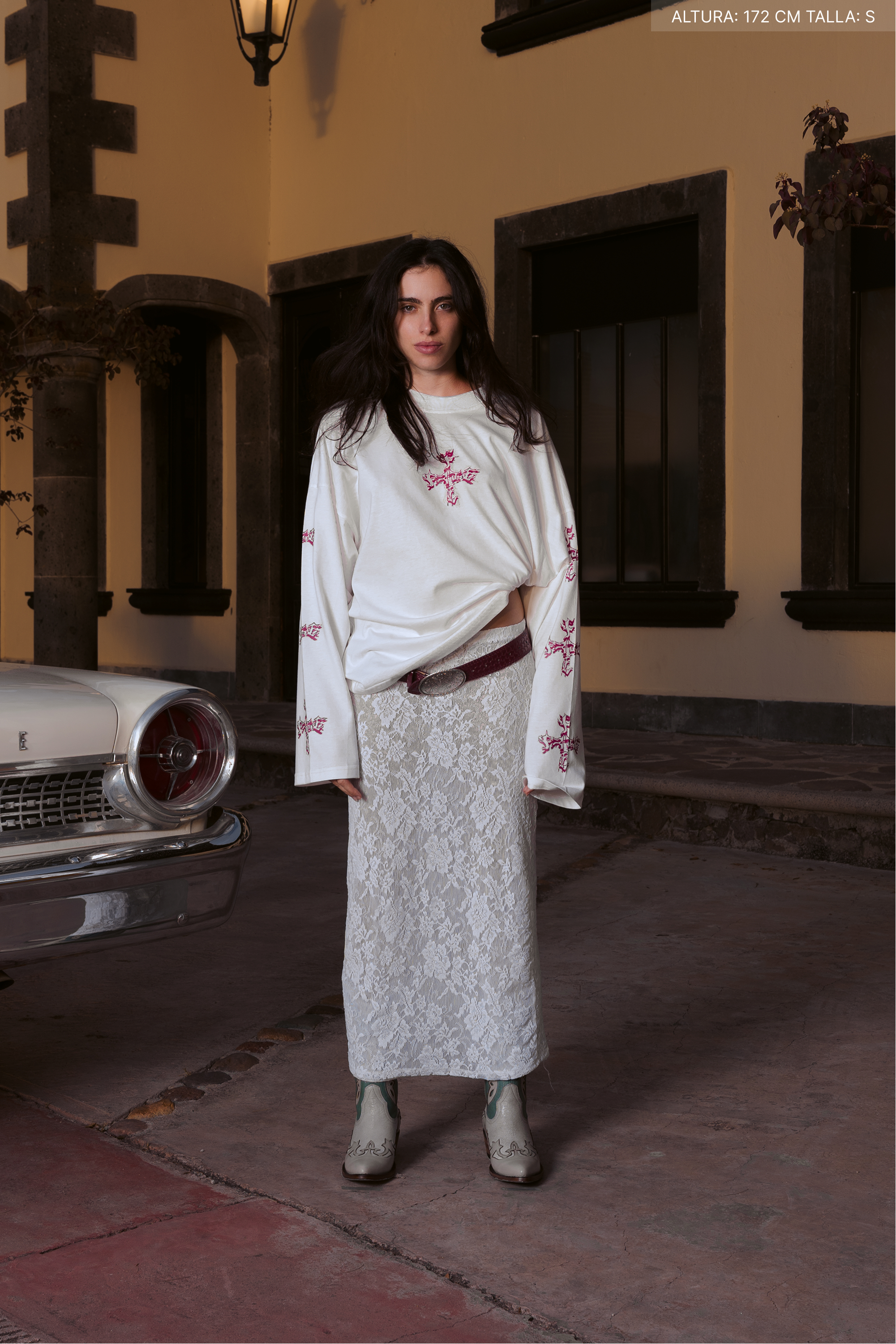 Letter Cross Longsleeve Ivory