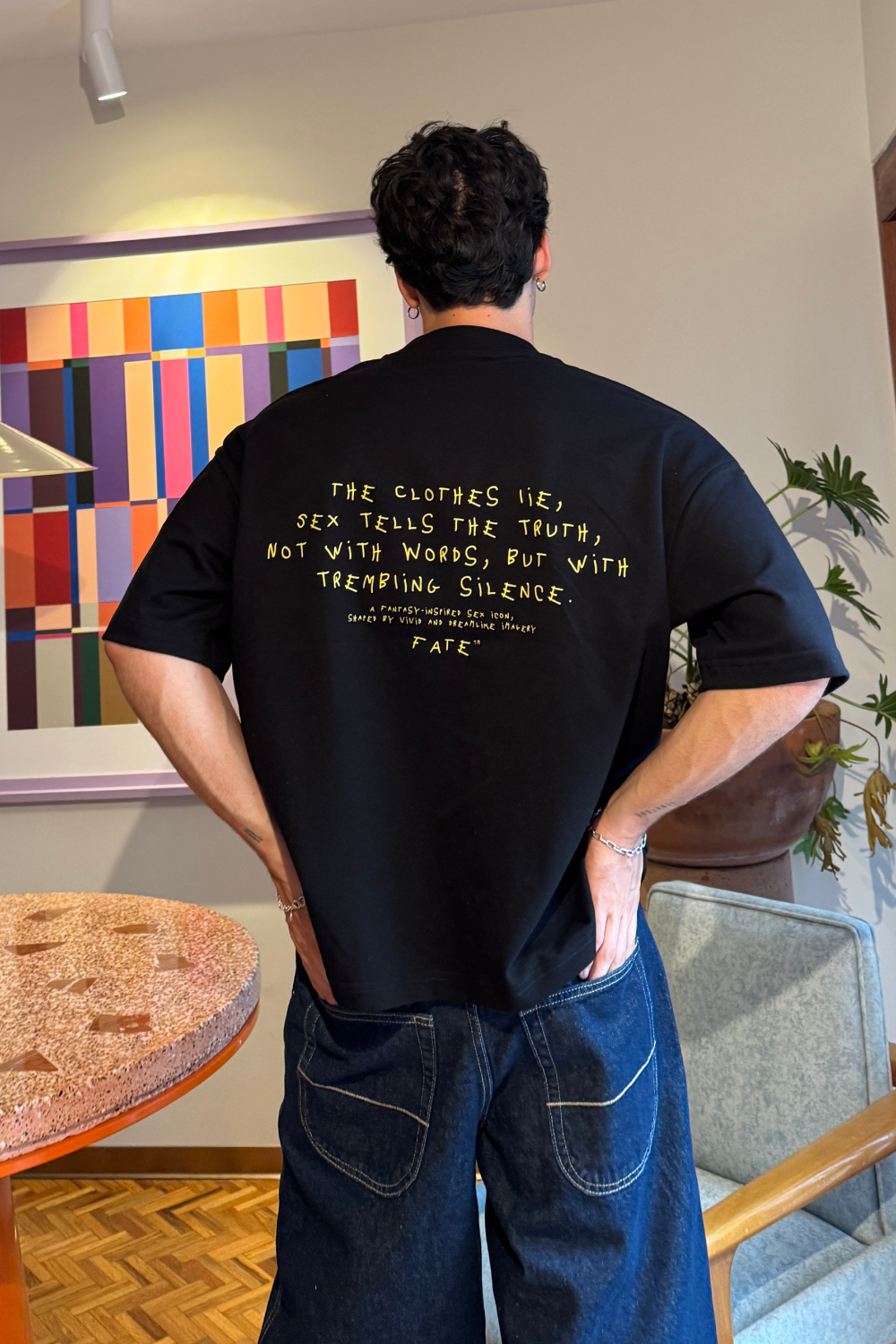 Clothes Lie Tee Black