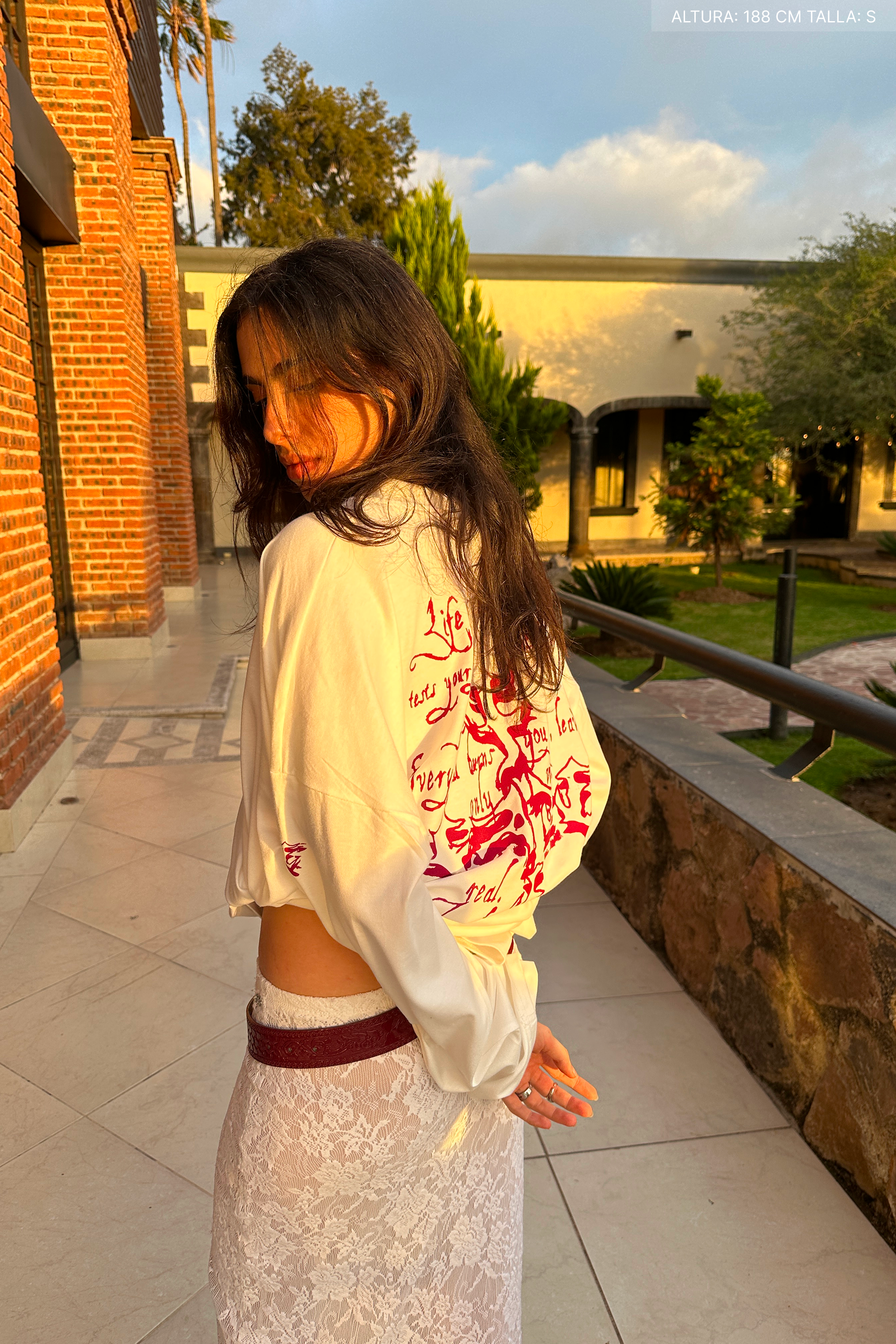 Letter Cross Longsleeve Ivory