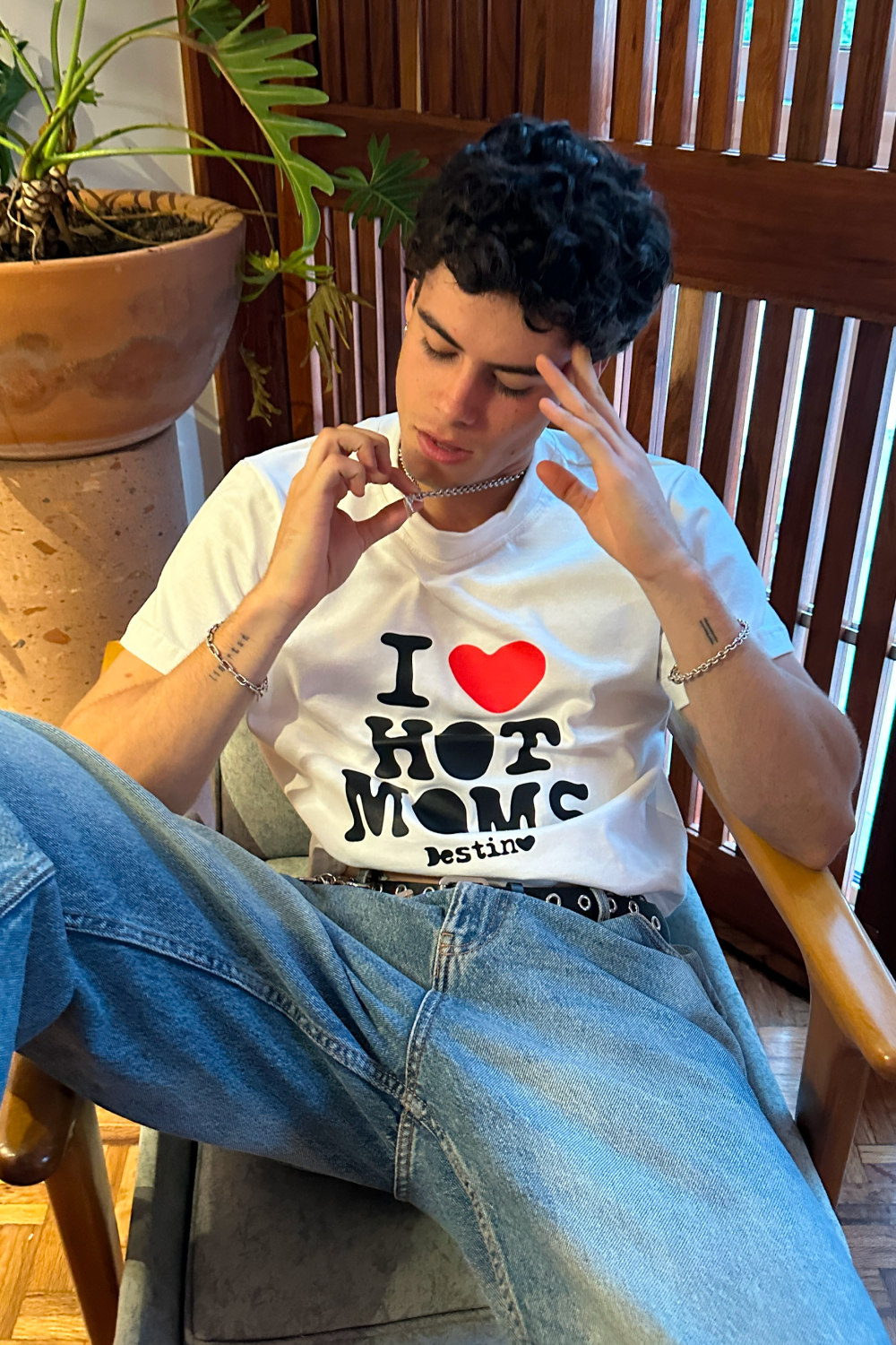 Hot Moms Crop Tee Ivory