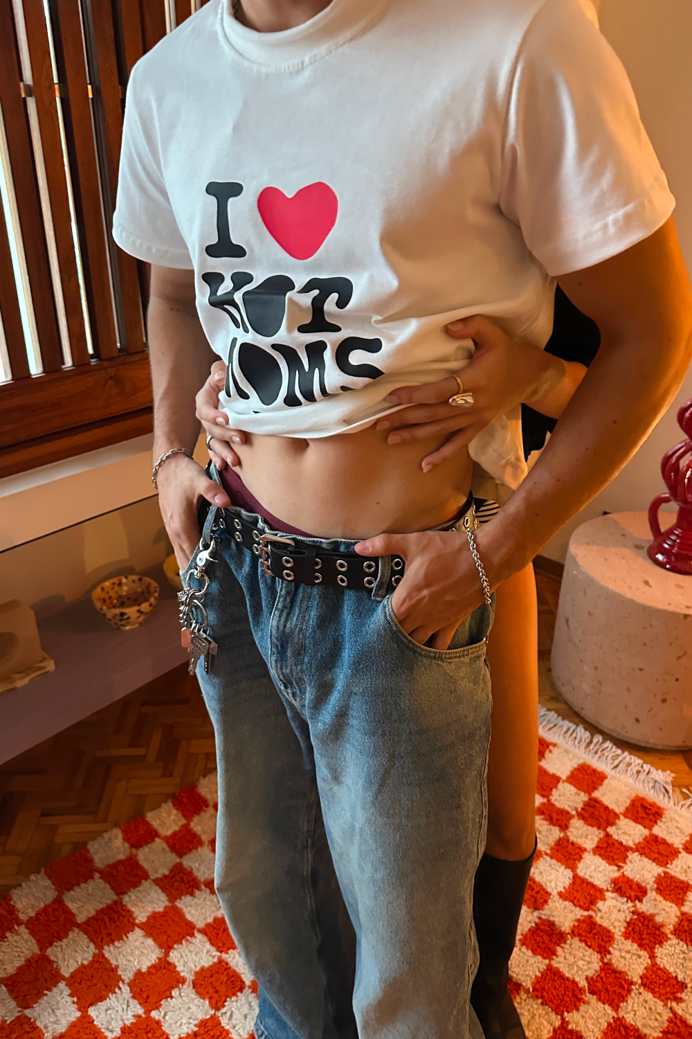 Hot Moms Crop Tee Ivory