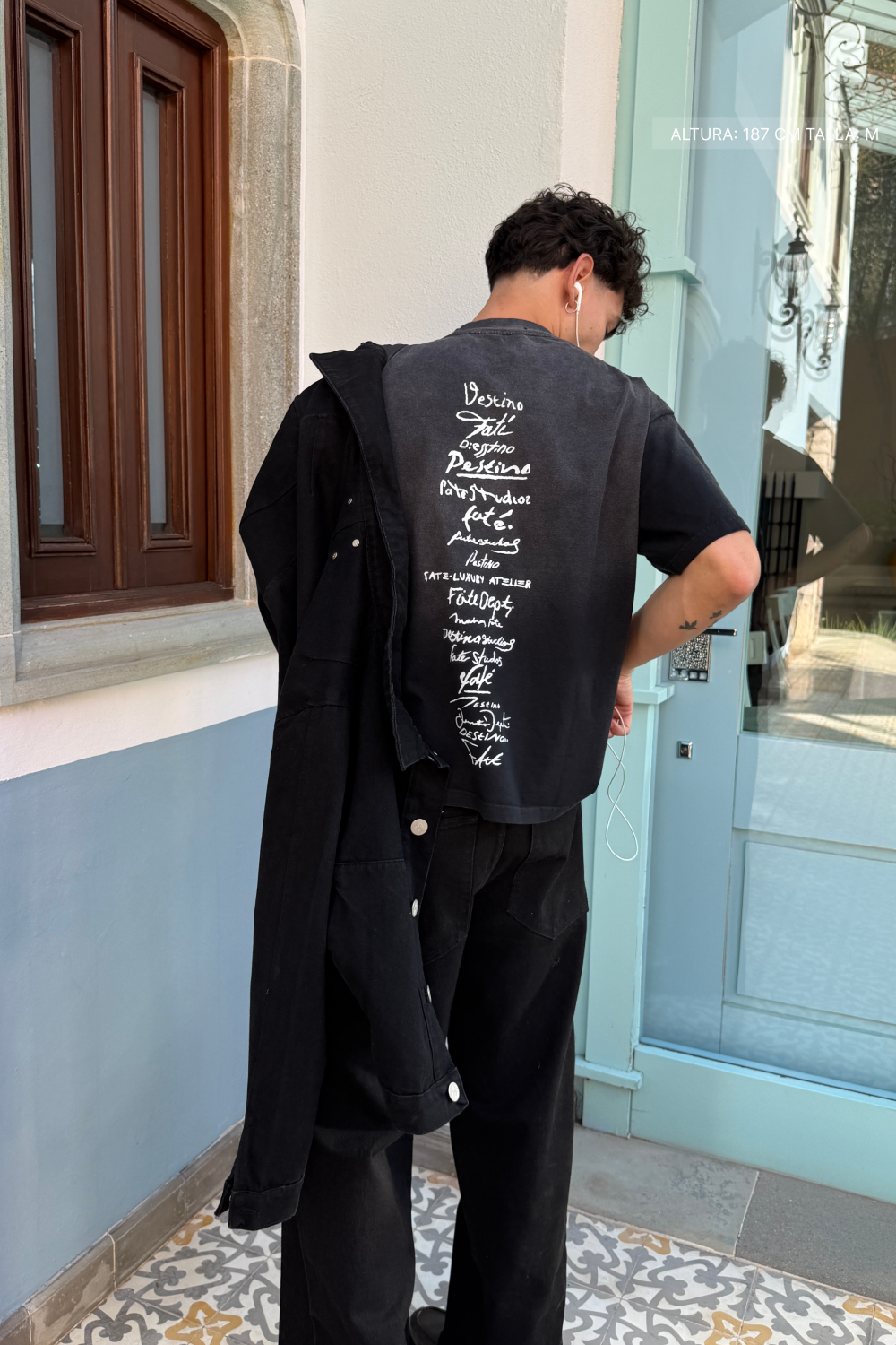 Signatures Tee Faded Black