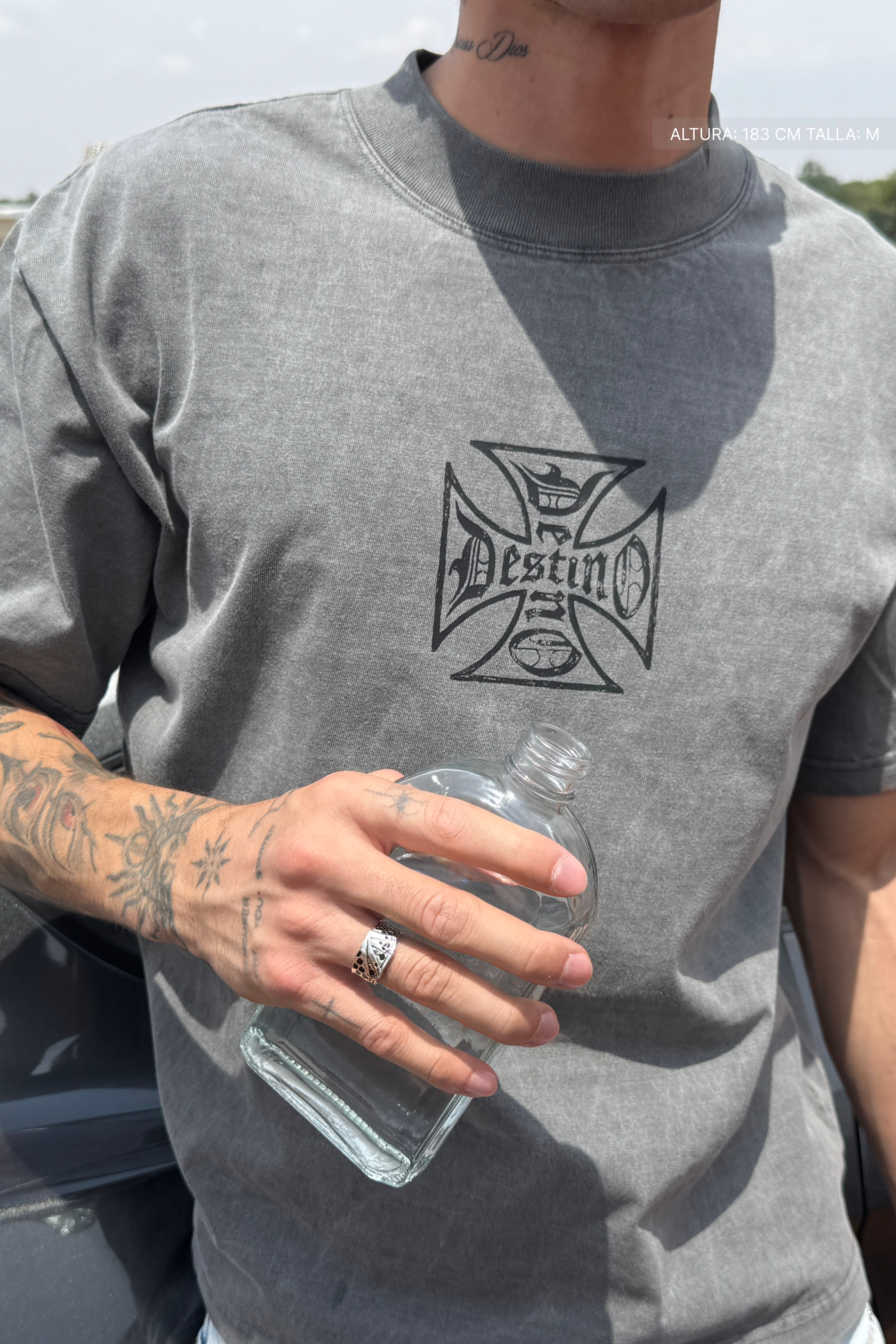 Destino Cross Tee Washed Grey