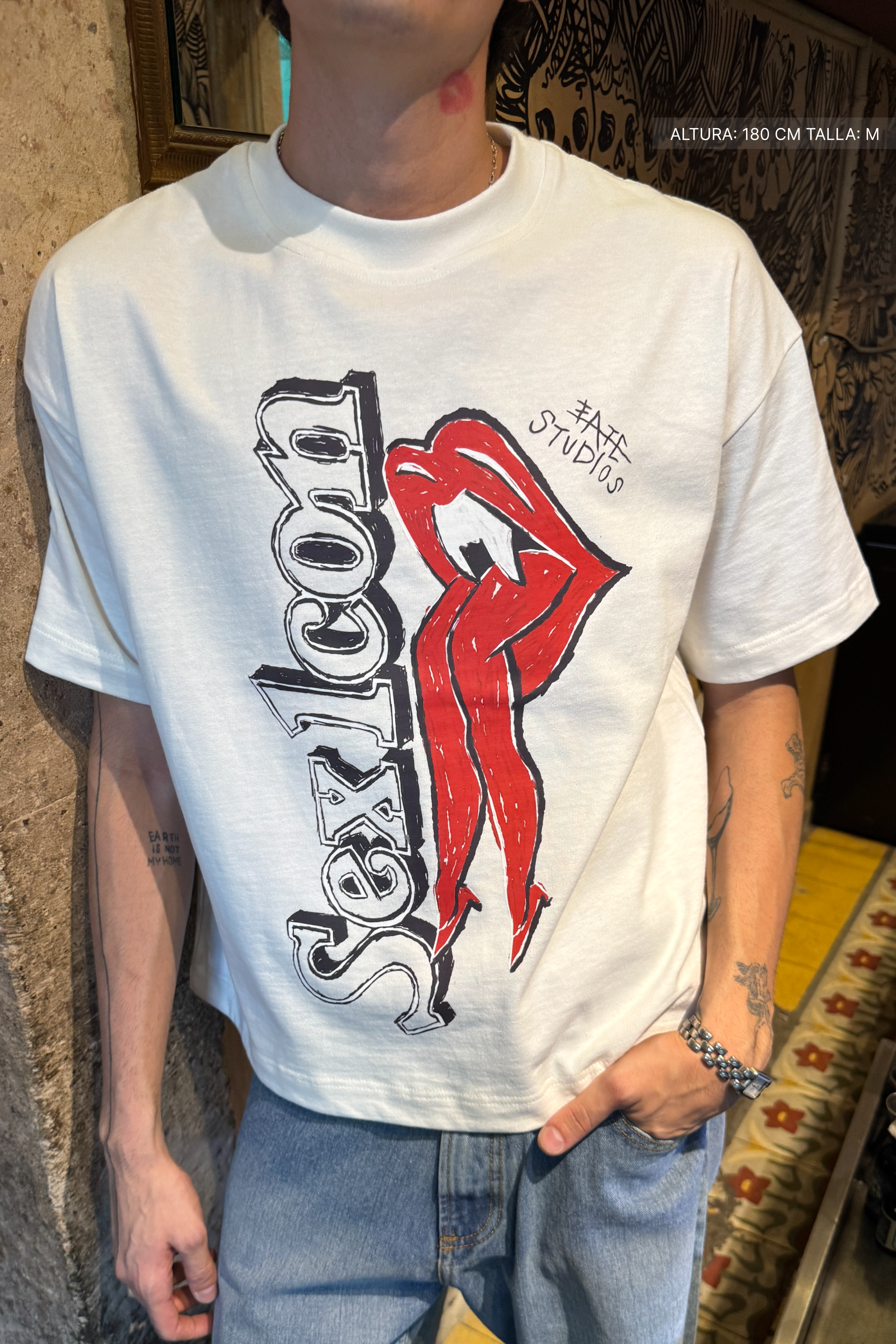 Hot Mysterious Tee Ivory