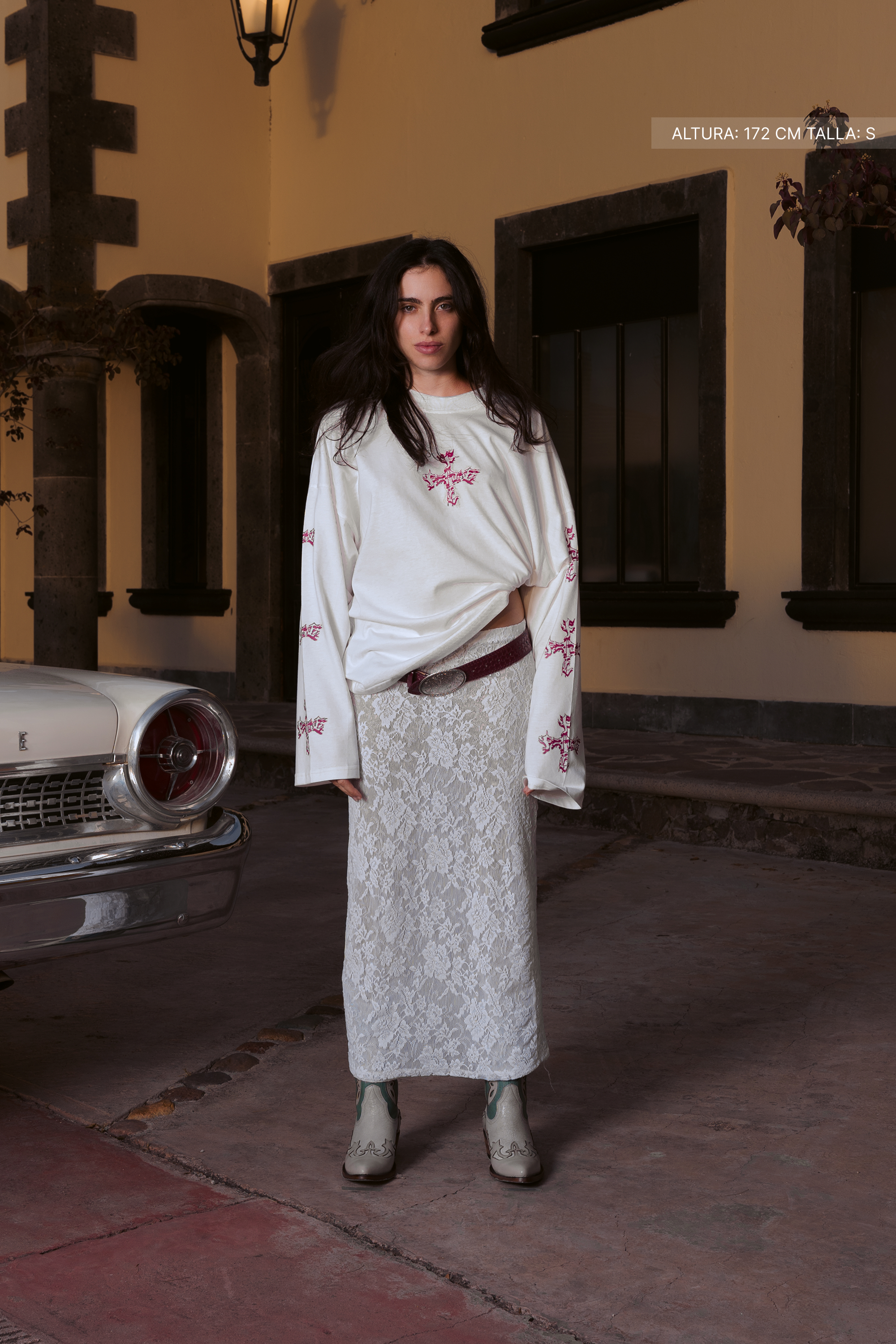 Letter Cross Longsleeve Ivory