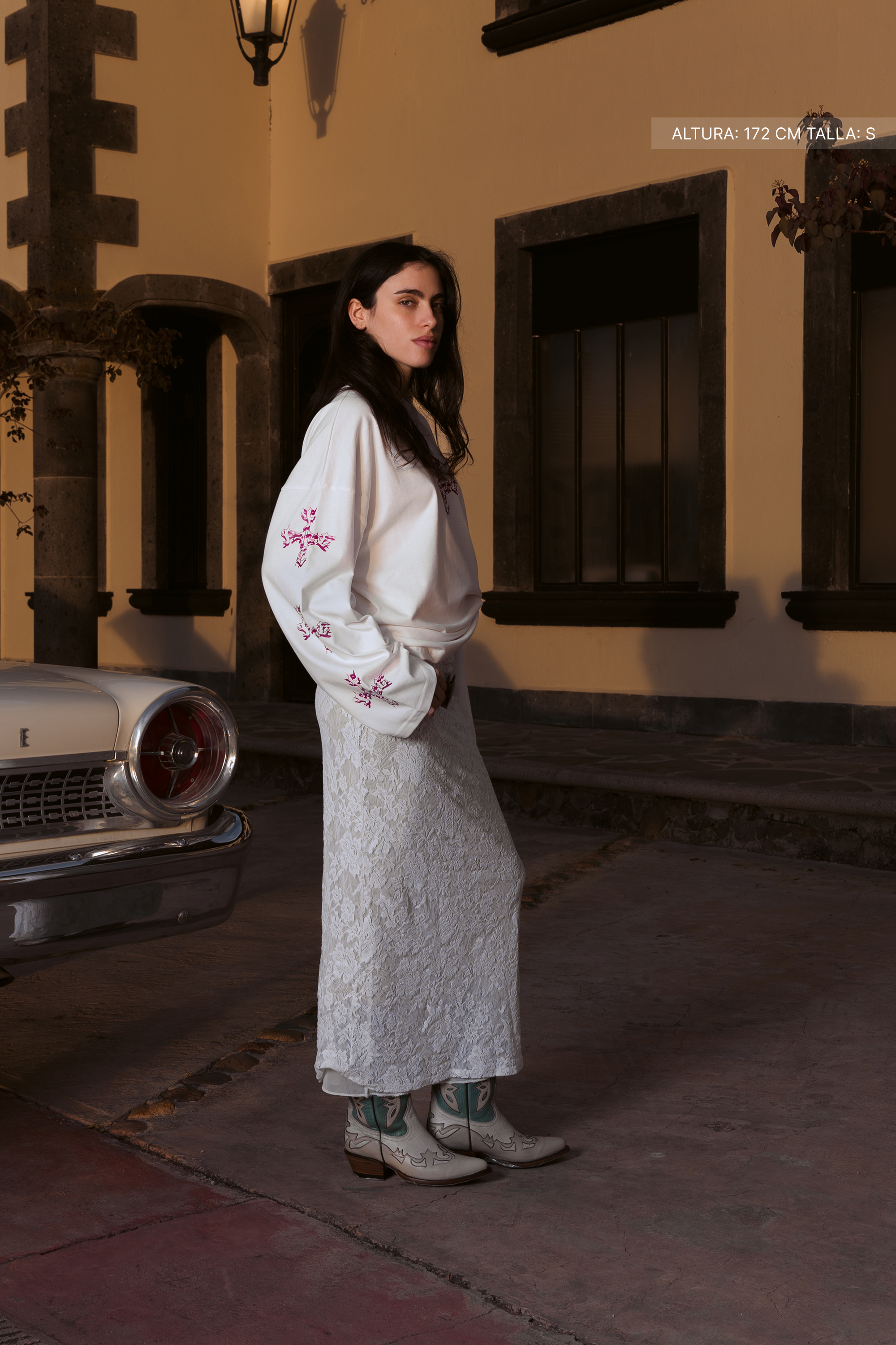 Letter Cross Longsleeve Ivory