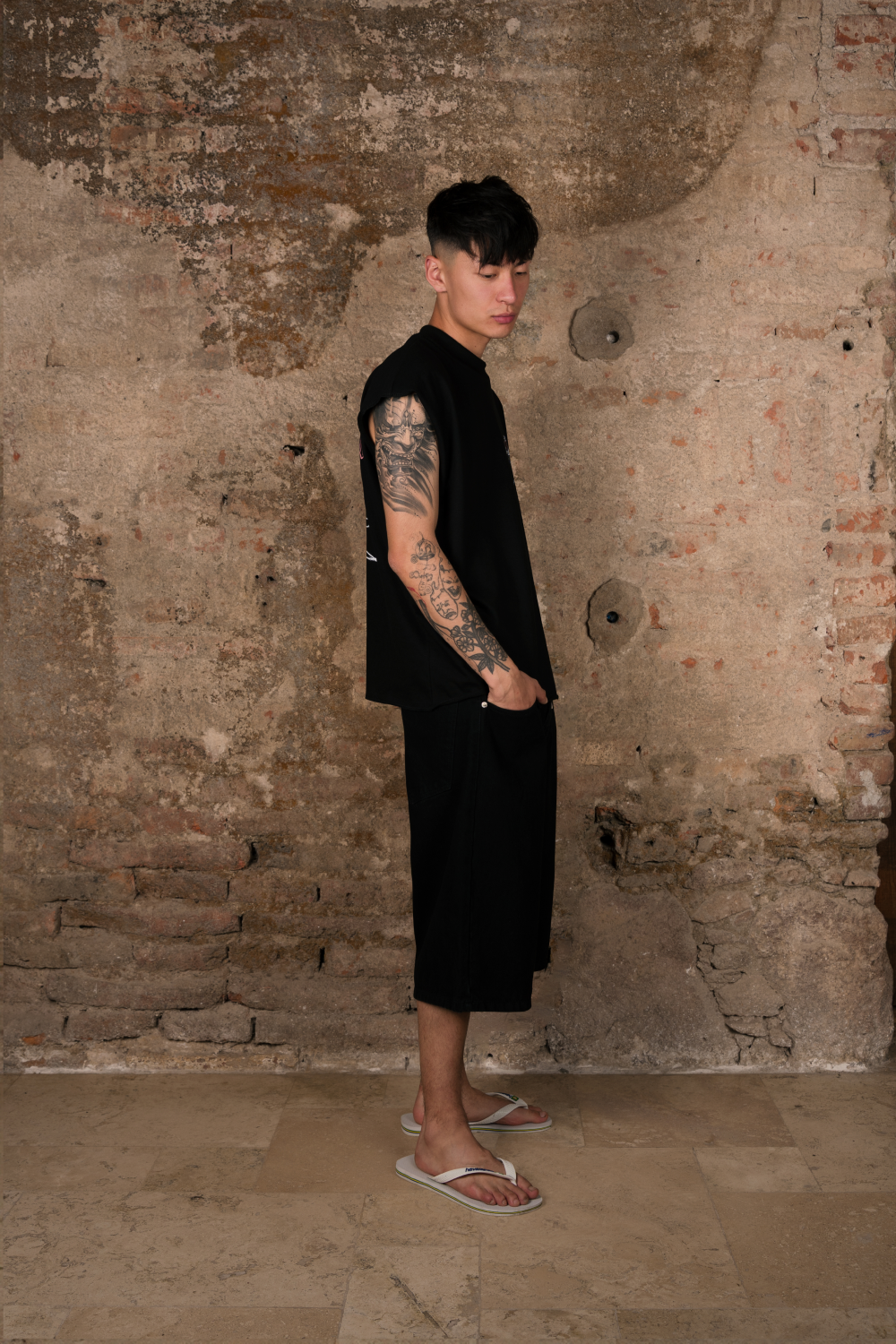 Sins & Sun Tank Top Black