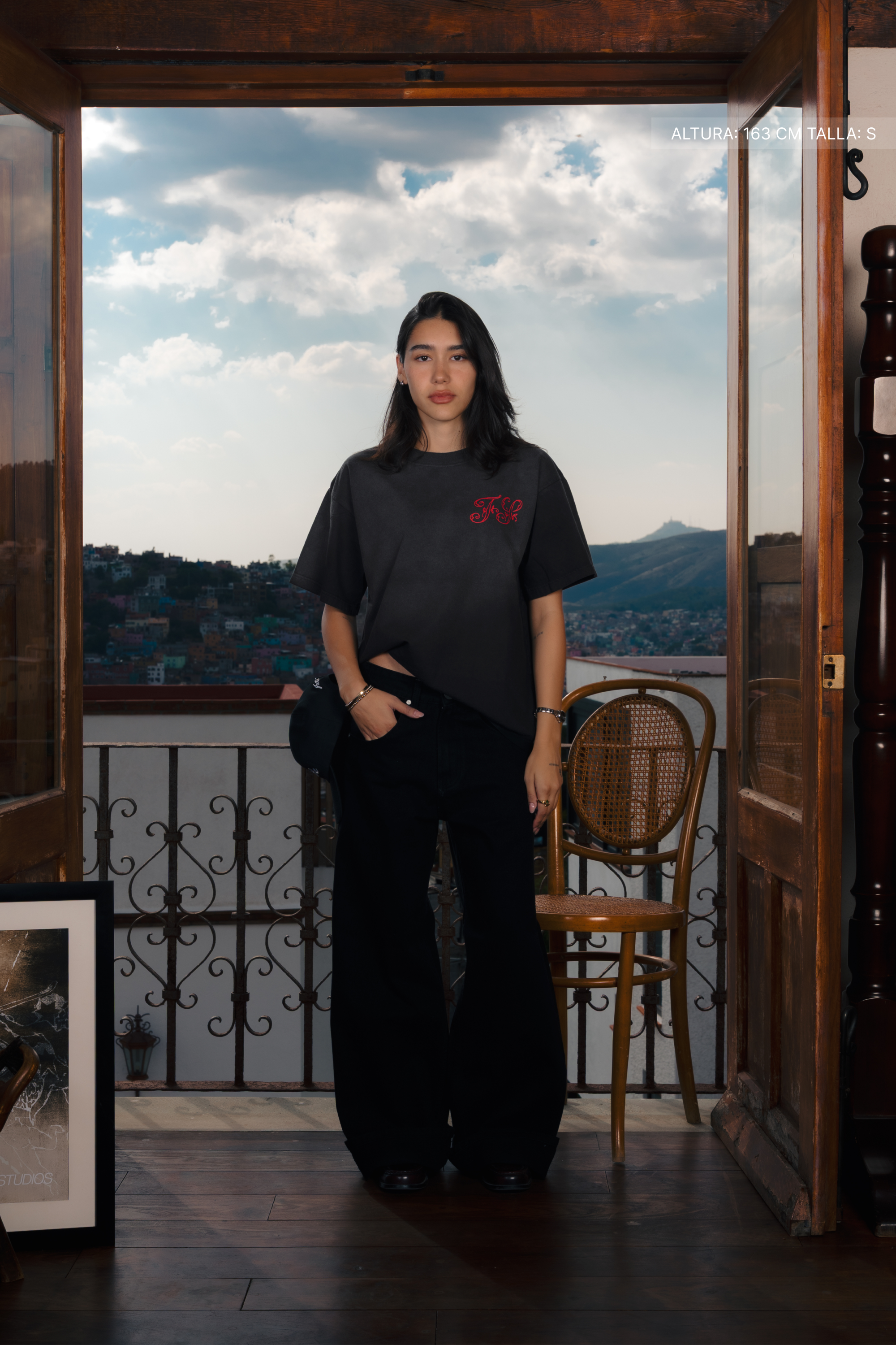 Ornate Tee Faded Black