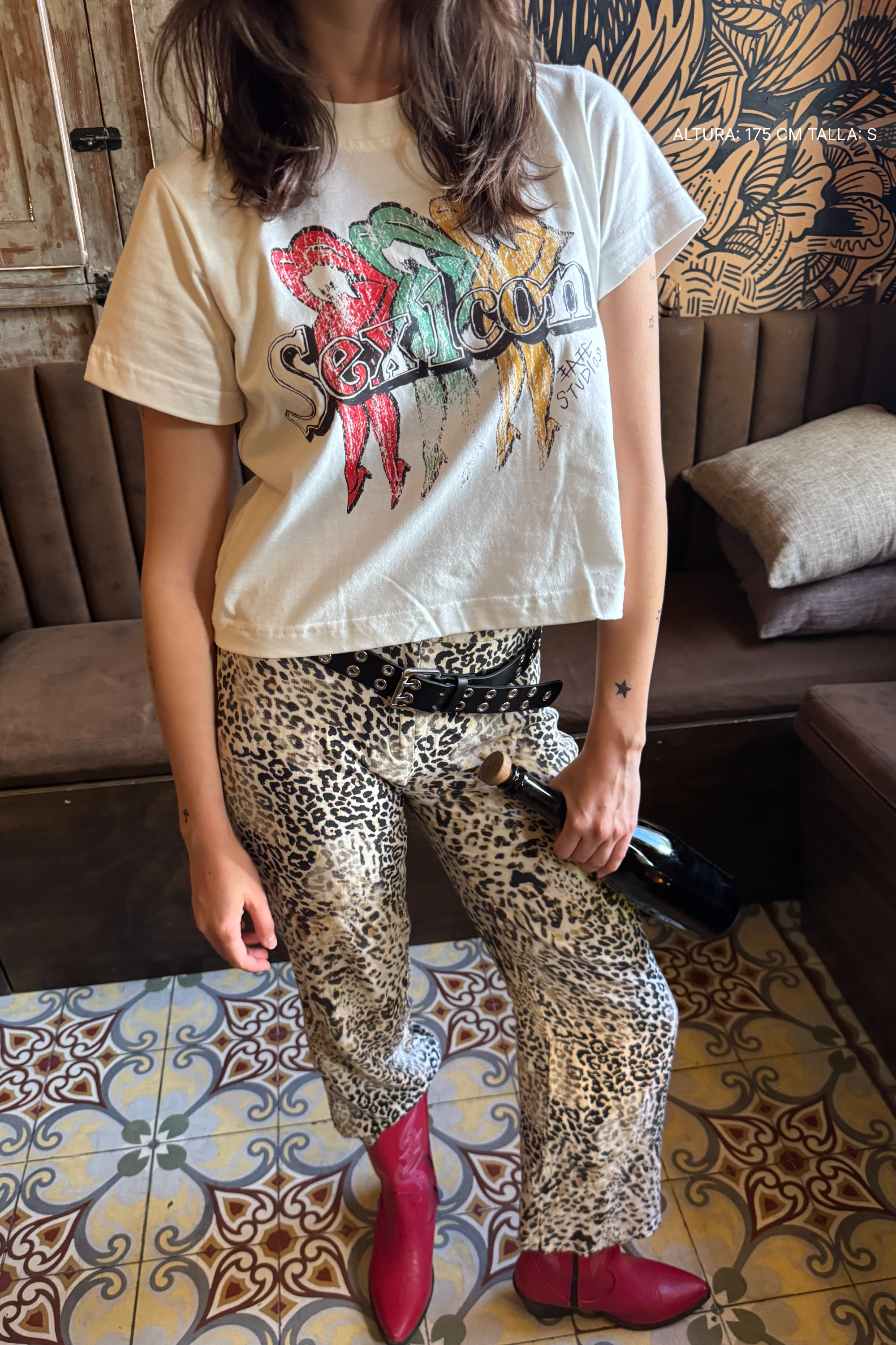 Rolling Lips Crop Tee Ivory