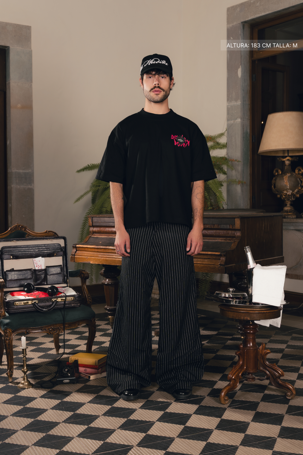 The Right Time Tee Black