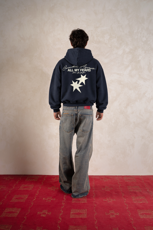 All My Fears Hoodie Midnight Blue — Modelo espalda