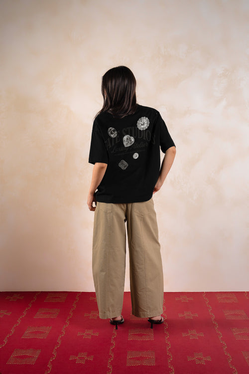 Dark Gems Tee Black — Editorial FATE · Espalda · Lookbook 2026-09-21