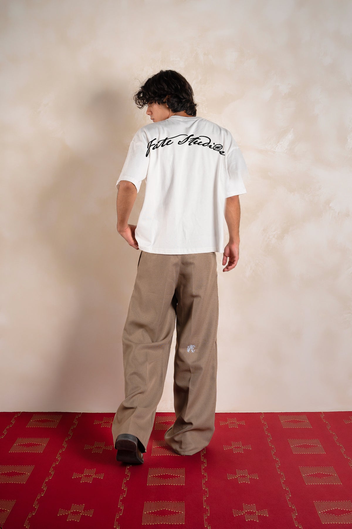 Fate Studios Tee Ivory — Editorial FATE · Espalda · Lookbook 2026-09-21