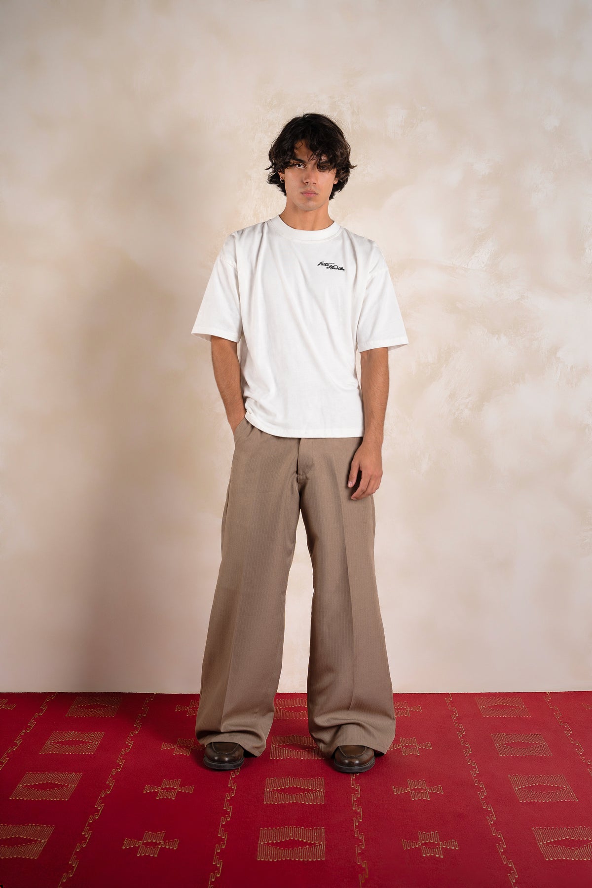 Fate Studios Tee Ivory — Editorial FATE · Frente · Lookbook 2026-09-21