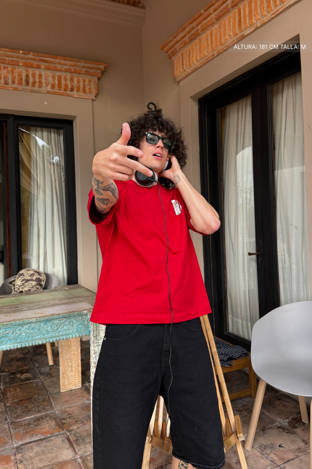 Jet Set Hotel Tee Red · 02