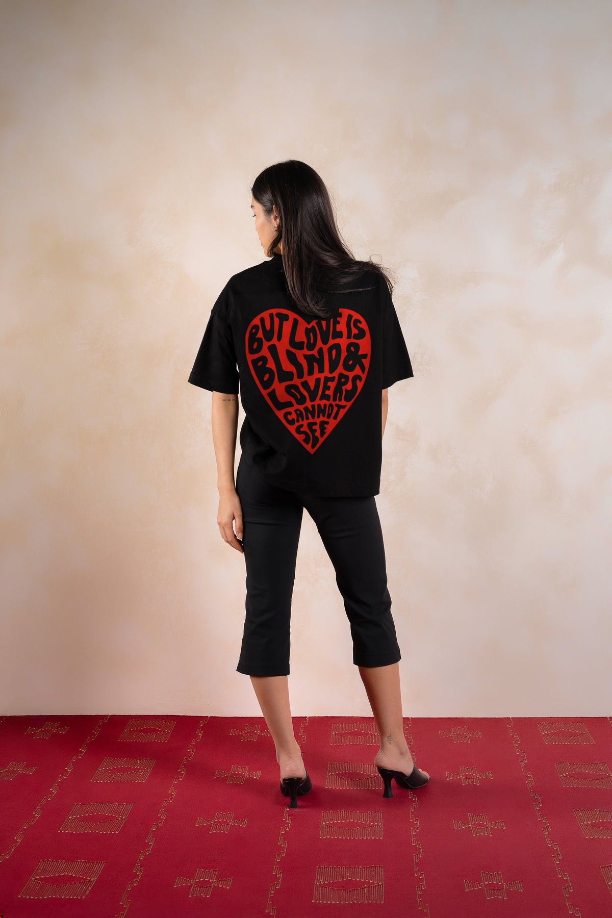 Love Is Blind Tee Black — Editorial FATE · Espalda · Lookbook 2026-09-21