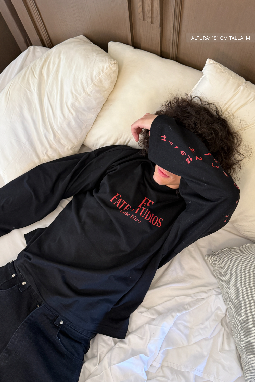No One Loses Time Longsleeve Black · 02