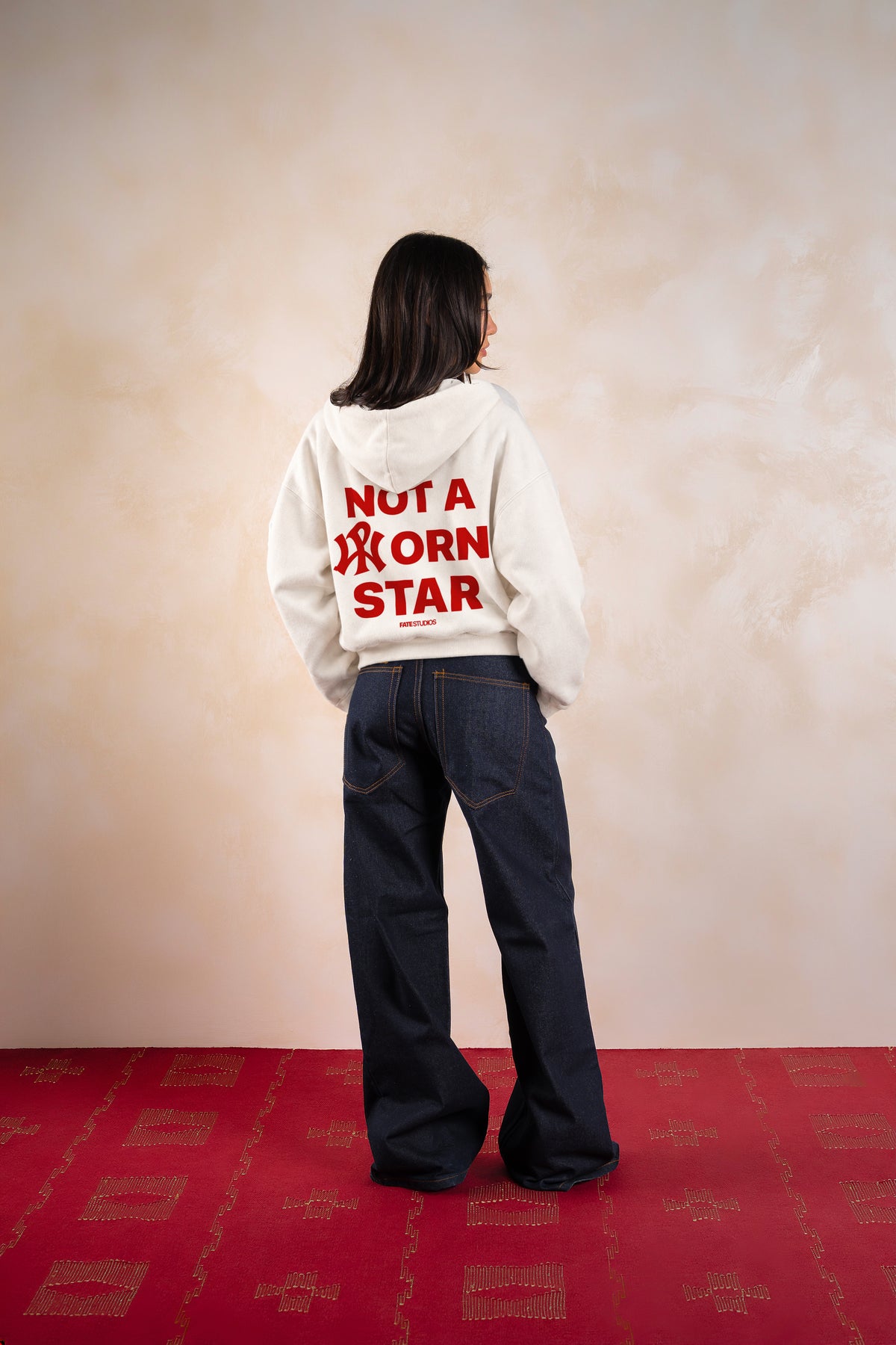 Not A Porn Star Hoodie Ivory — Editorial espalda · Escala03 · 2026-09-21