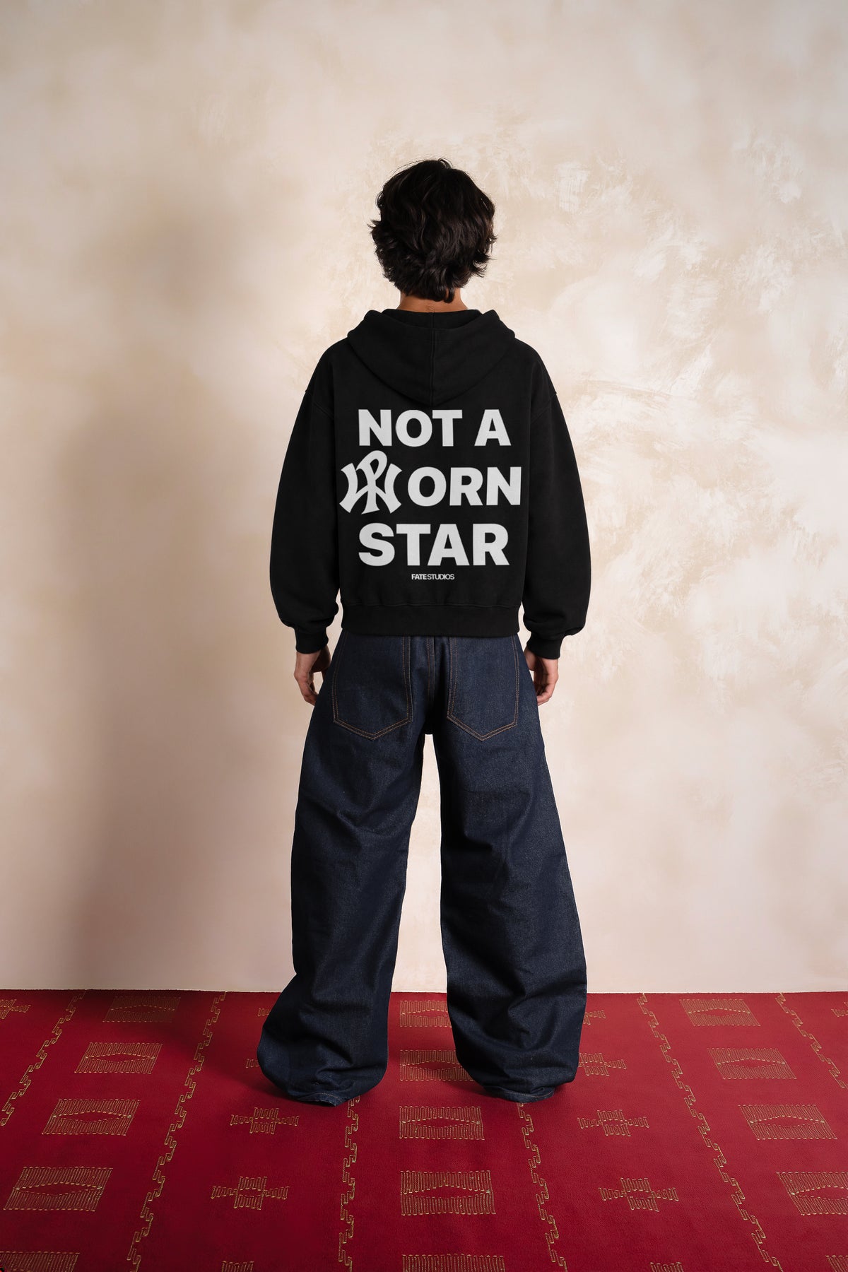 Not A Porn Star Zip Hoodie Vantablack — Editorial espalda · Escala03 · 2026-09-21